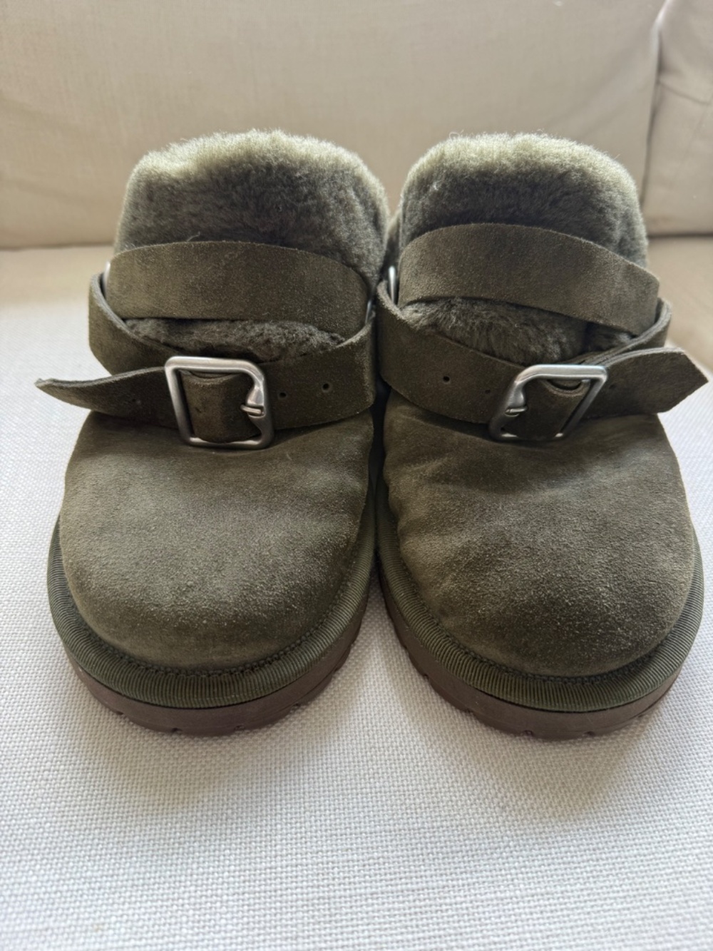 ✨ AUTHENTIC BURBERRY SHEARLING-LINED SUEDE BUCKLE CLOG MULES ✨ Size 39